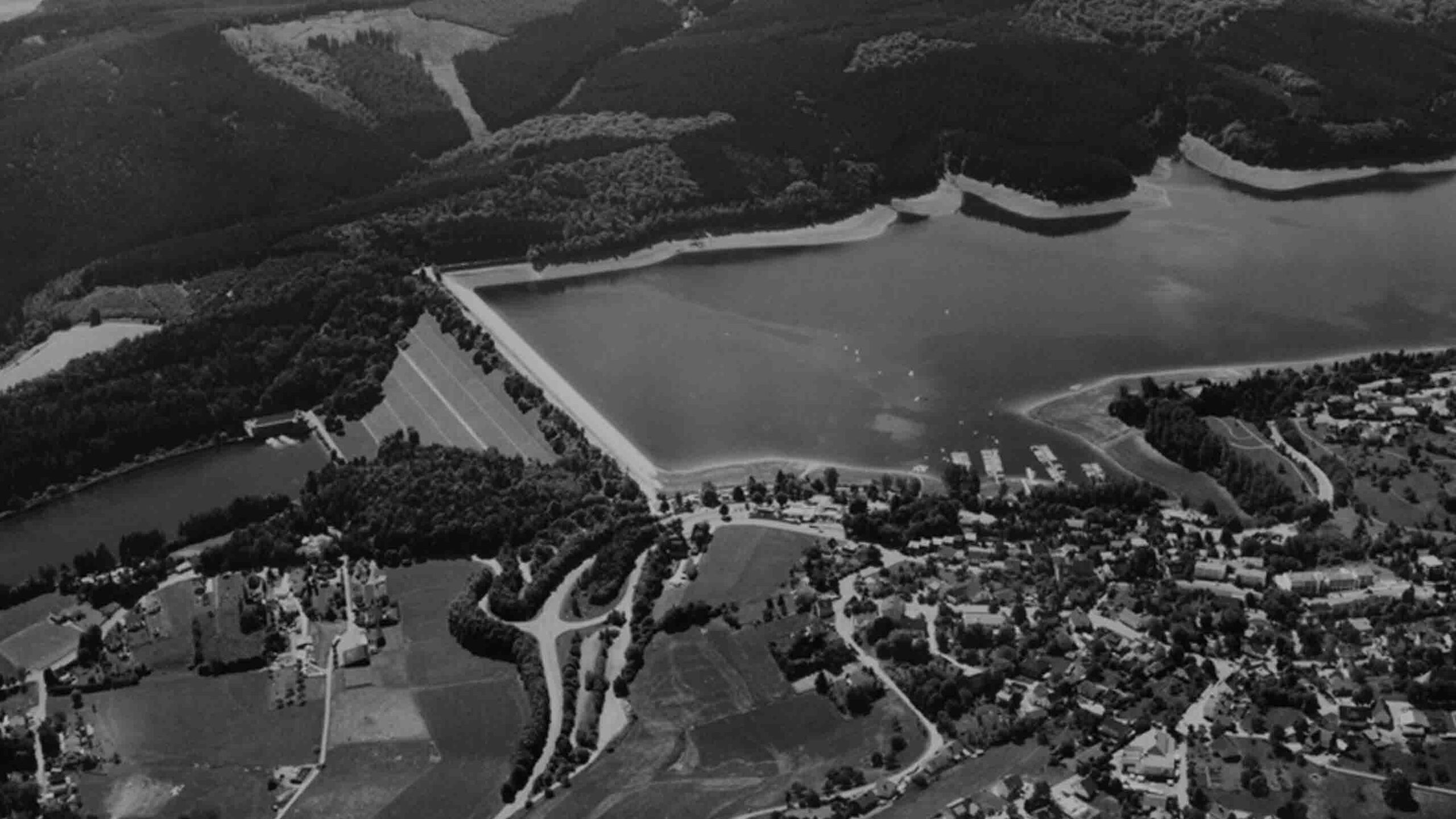 Photo: Sorpe Dam, source unknown.