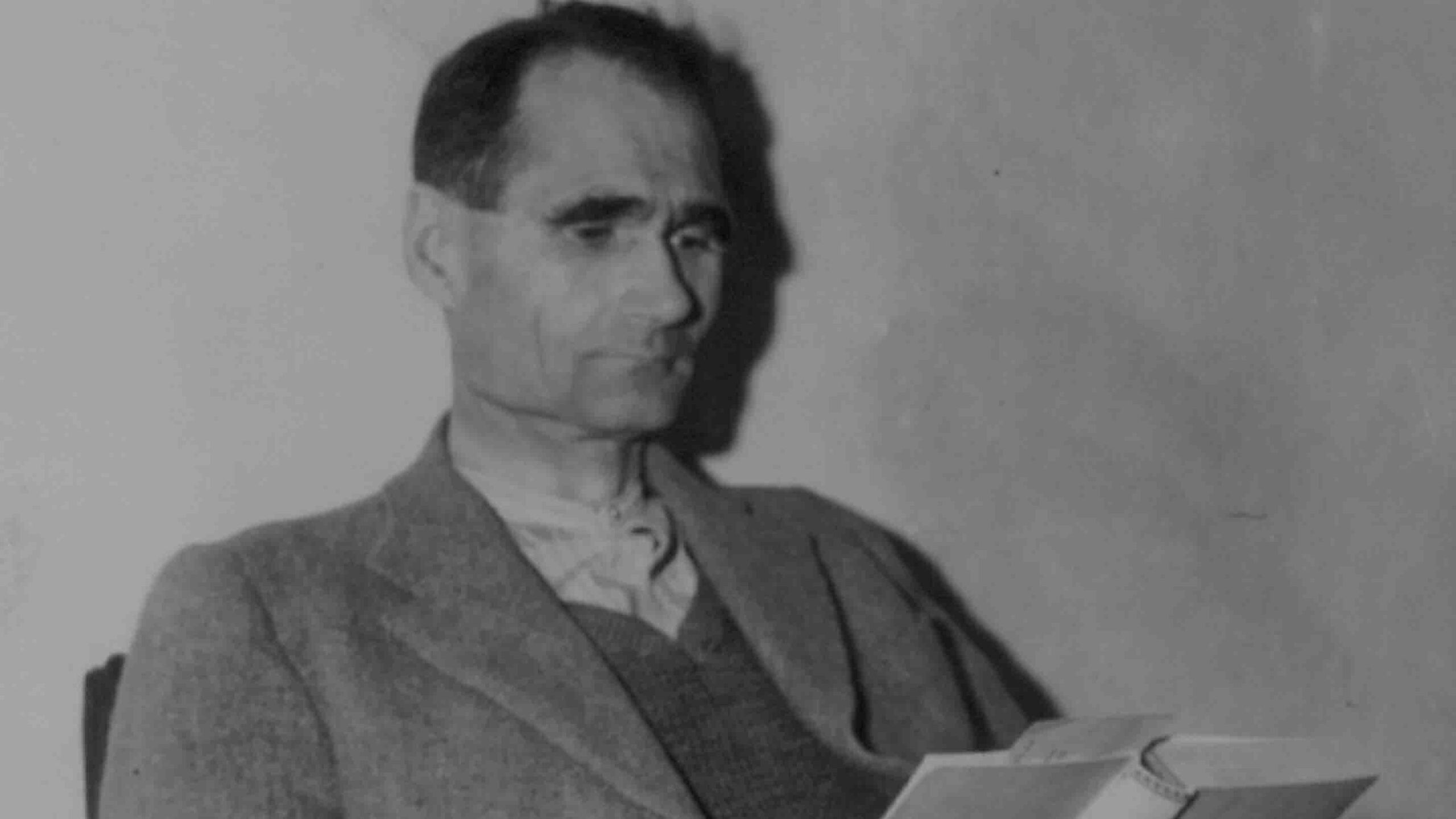 Rudolf Hess reading Jugend by Ernst Claes in Landsberg Prison, 24 November 1945.